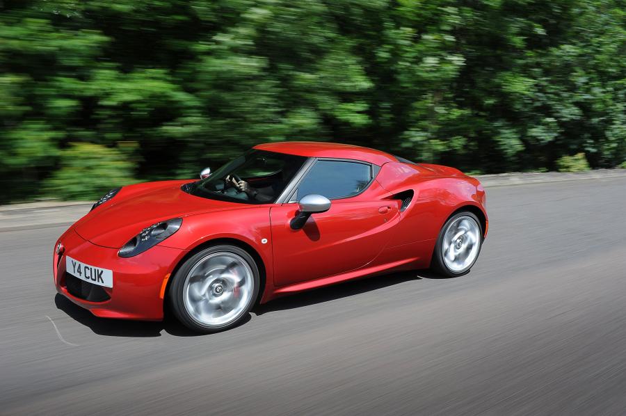  Alfa Romeo 4C 2014 года  (UK) (фото 9 из 24)